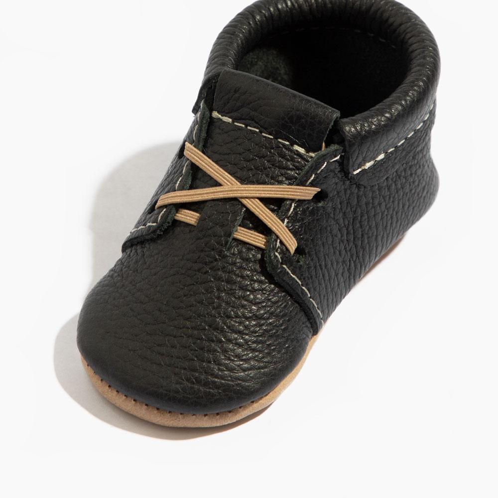 Zapato Oxford de bebé color ébano