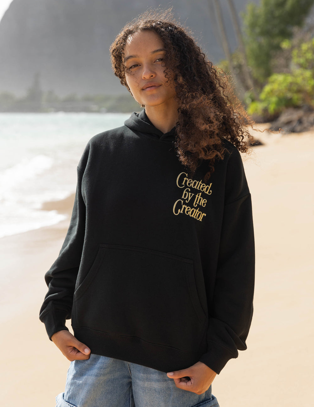 Sudadera con capucha unisex creada por el creador