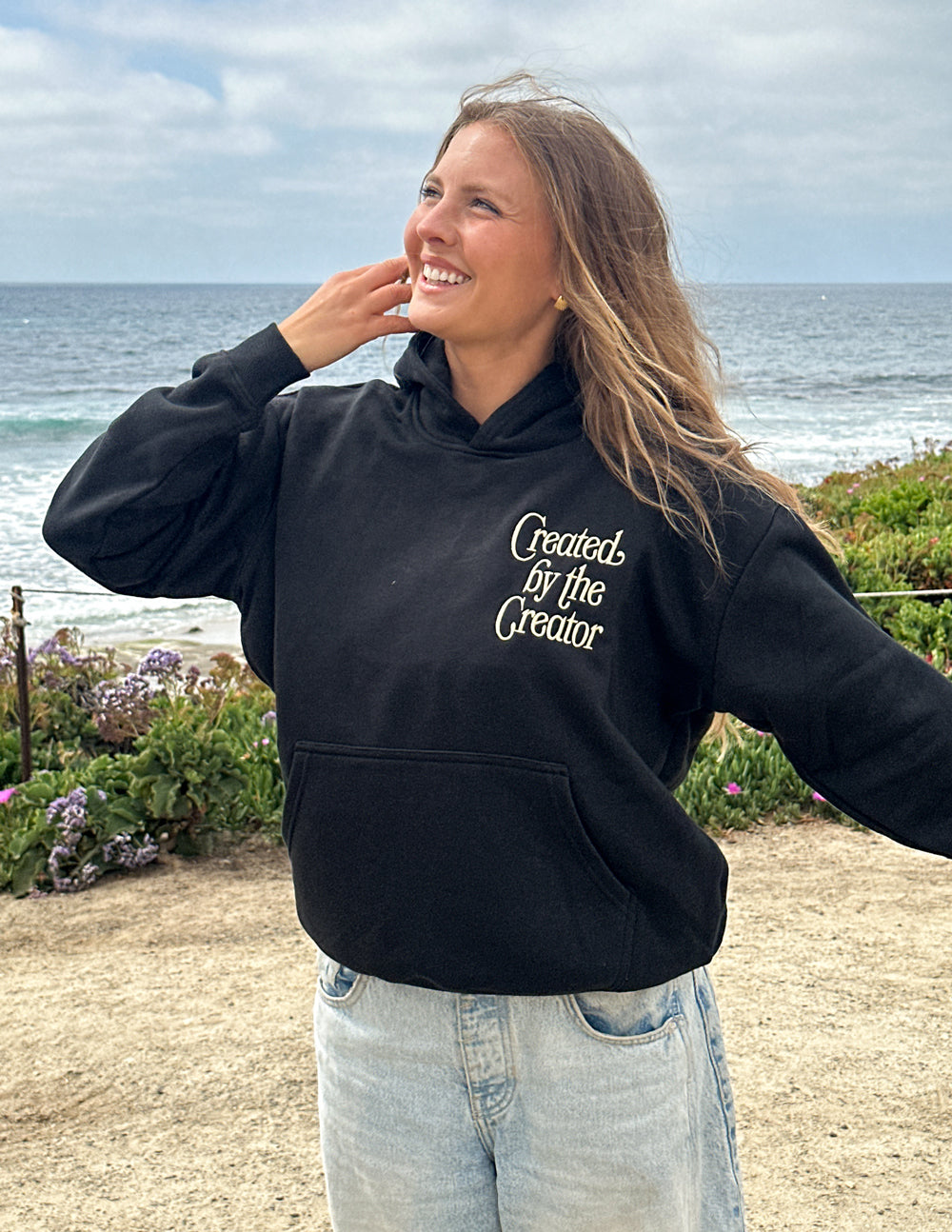 Sudadera con capucha unisex creada por el creador