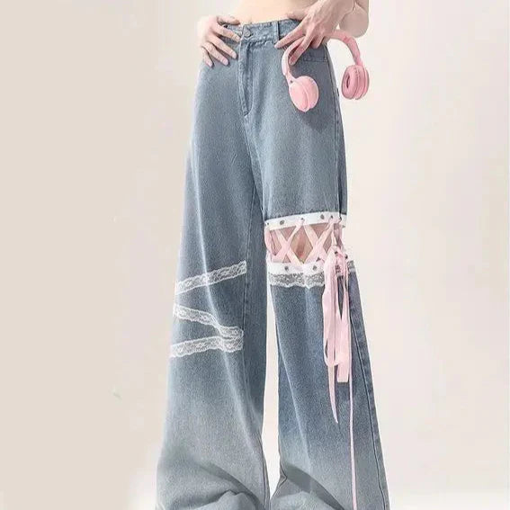 Lindos jeans con diseño de corte de encaje