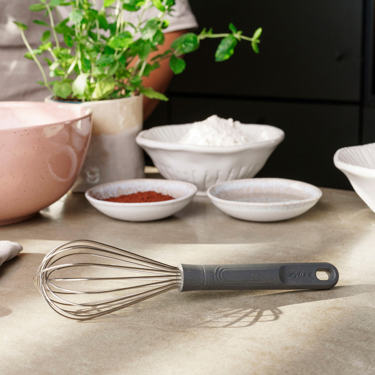 Zyliss Balloon Whisk (Silicone-Coated)