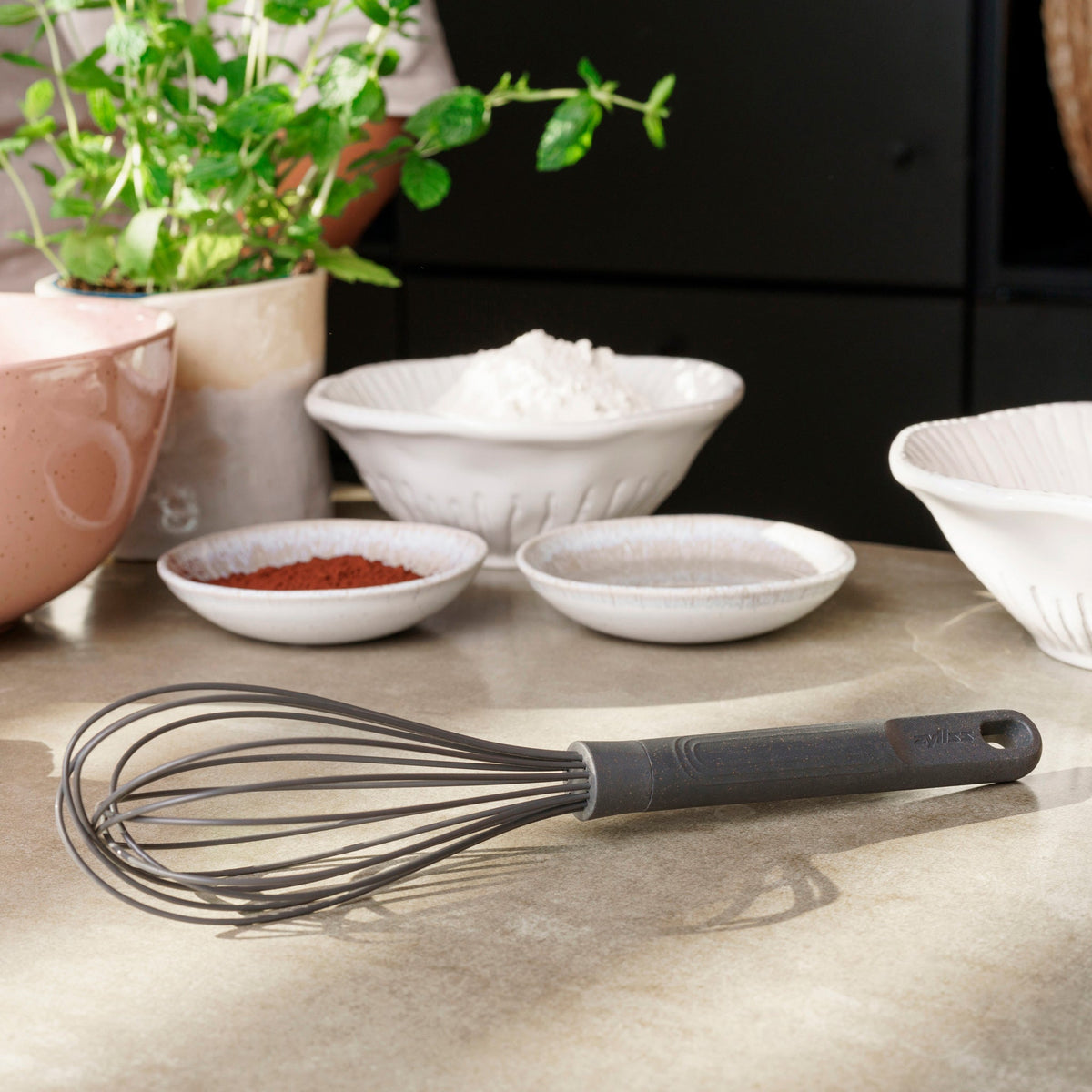 Zyliss Balloon Whisk (Silicone-Coated)