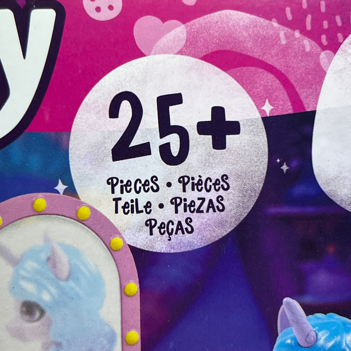 Hasbro My Little Pony Izzy Moonbow – 25+ Piece Set