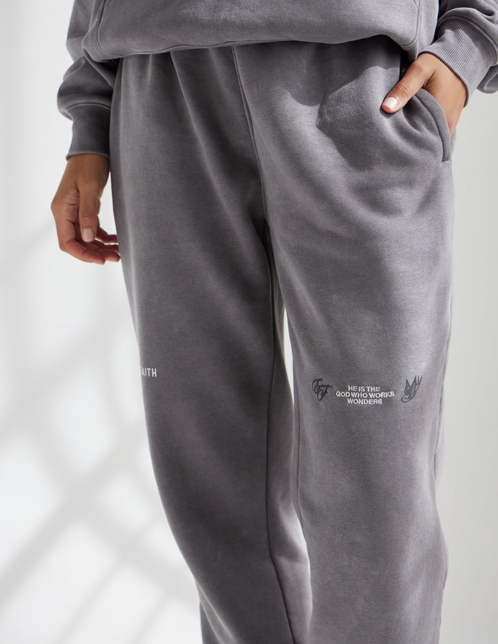 Pantalón deportivo unisex Dios de los Milagros