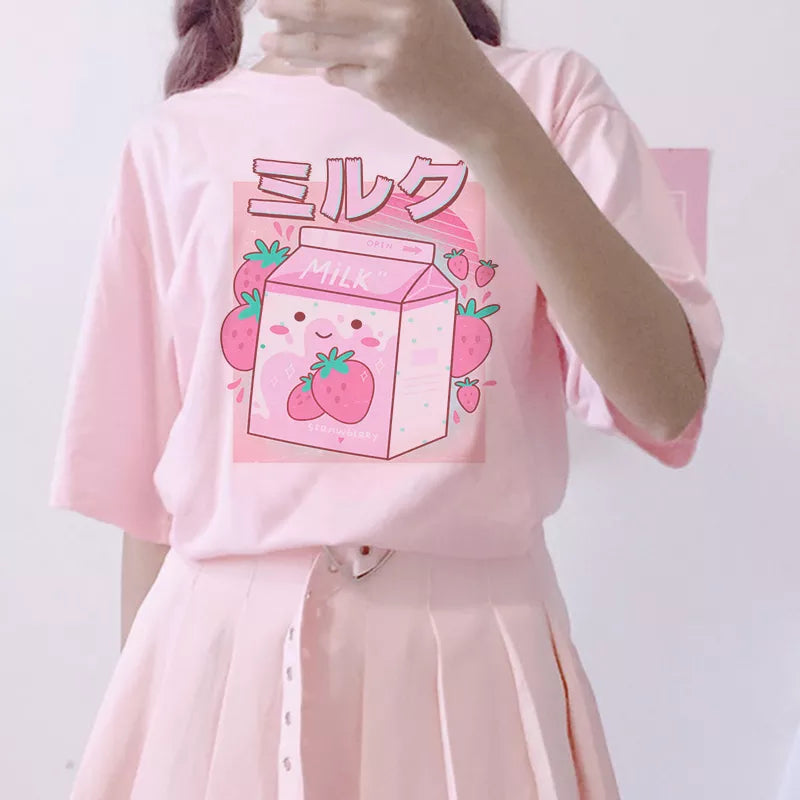 Camiseta japonesa de leche de fresa