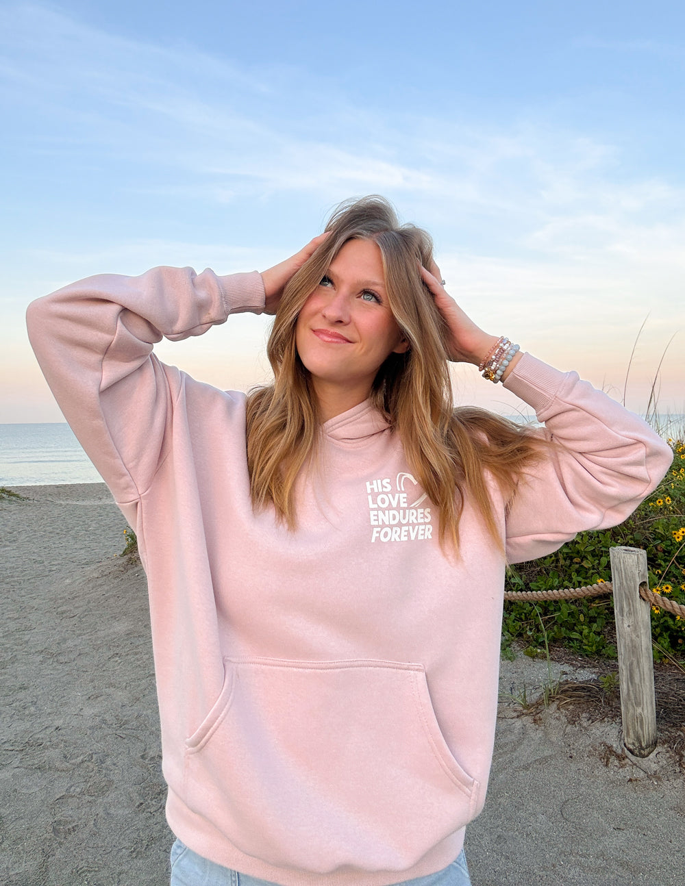 Sudadera unisex "Su amor perdura para siempre" 