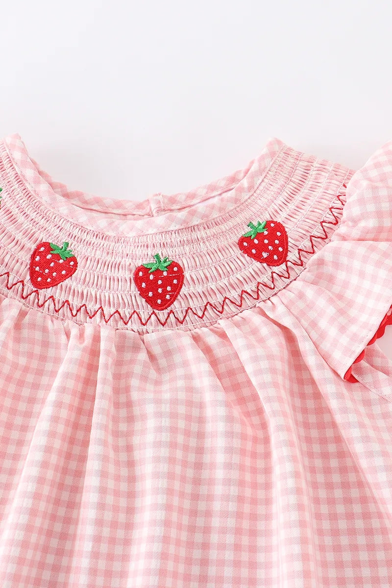Vestido fruncido a cuadros con bordado de fresas para niñas