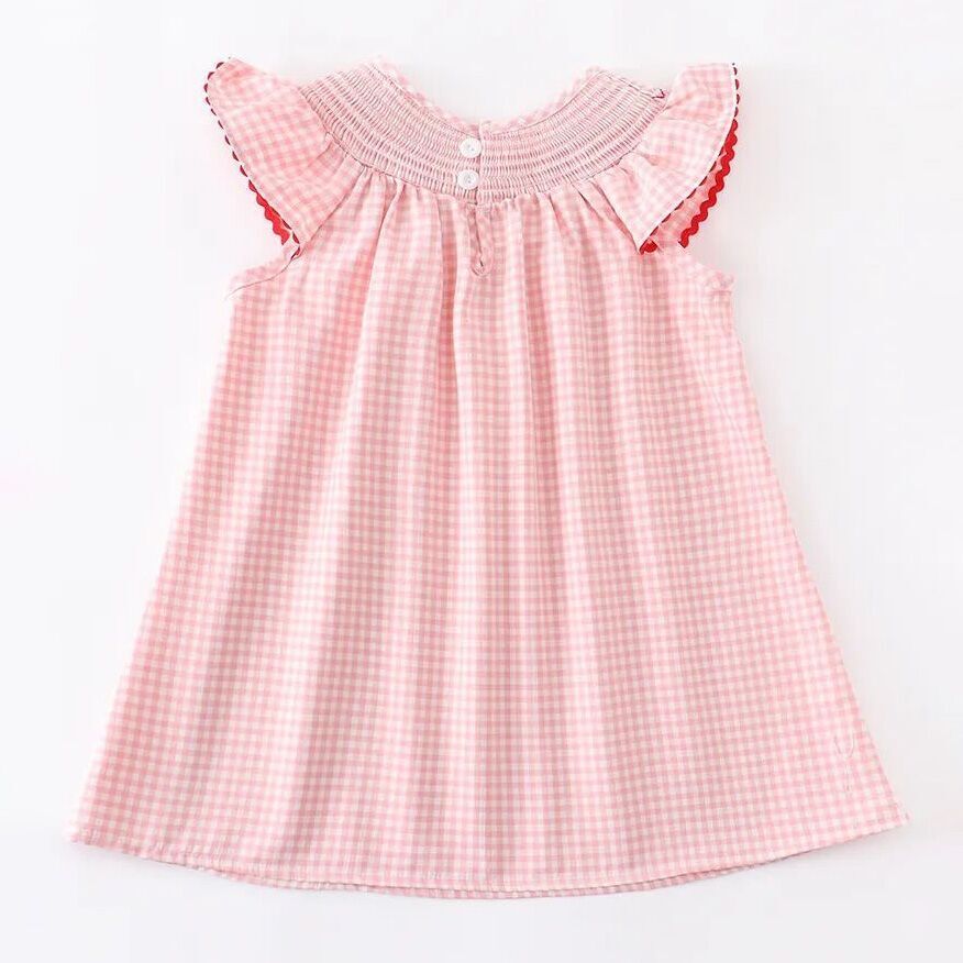 Vestido fruncido a cuadros con bordado de fresas para niñas