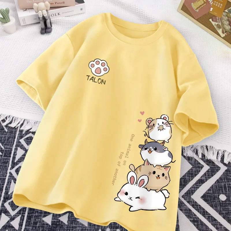 Camiseta con animales lindos apilados