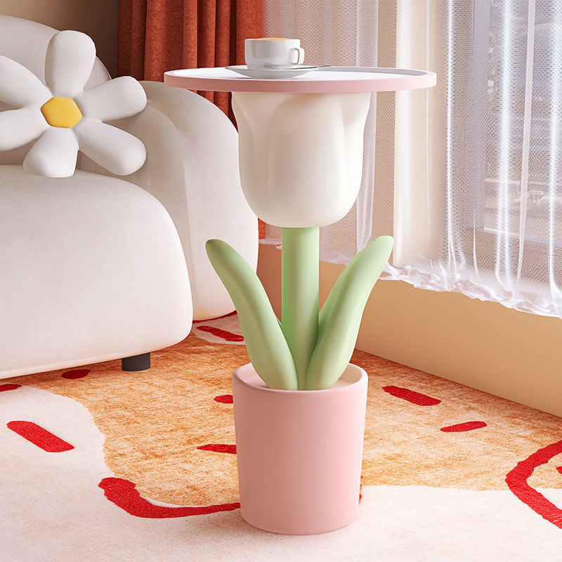 Mesa auxiliar en forma de tulipán