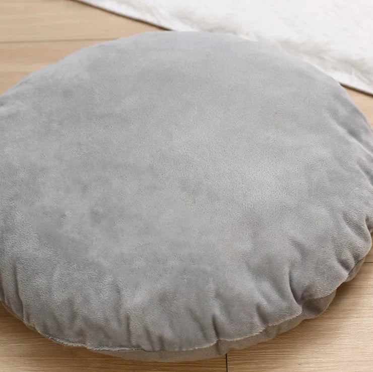 Bonita cama para gatos con forma de gato