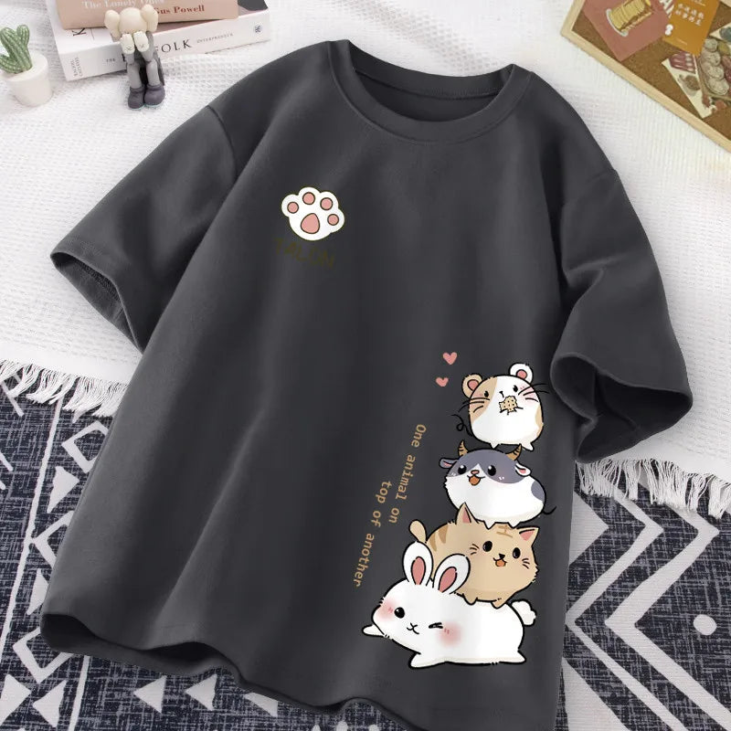 Camiseta con animales lindos apilados