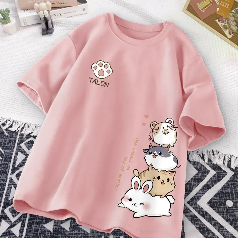 Camiseta con animales lindos apilados