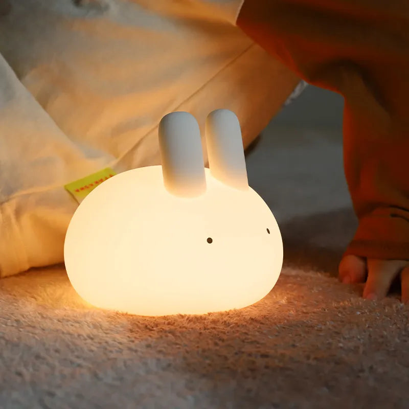 Luz nocturna de conejito recargable