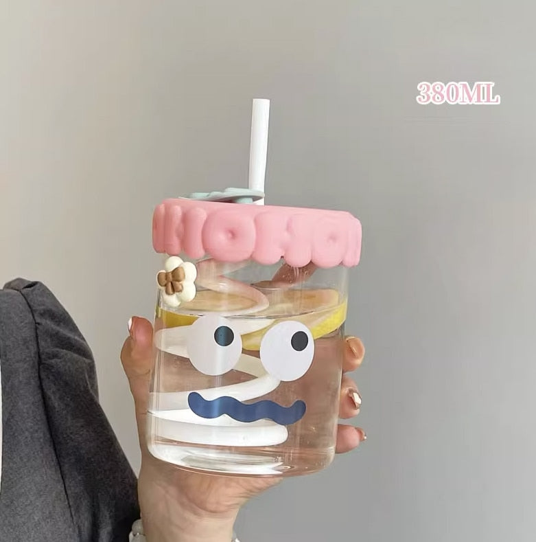 Vasos de cristal con caras divertidas