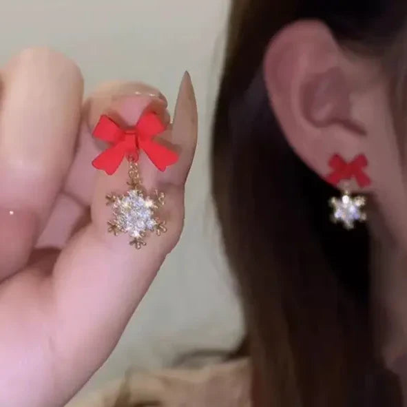 Pendientes con adornos navideños