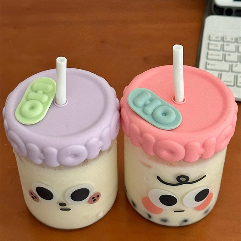 Vasos de cristal con caras divertidas