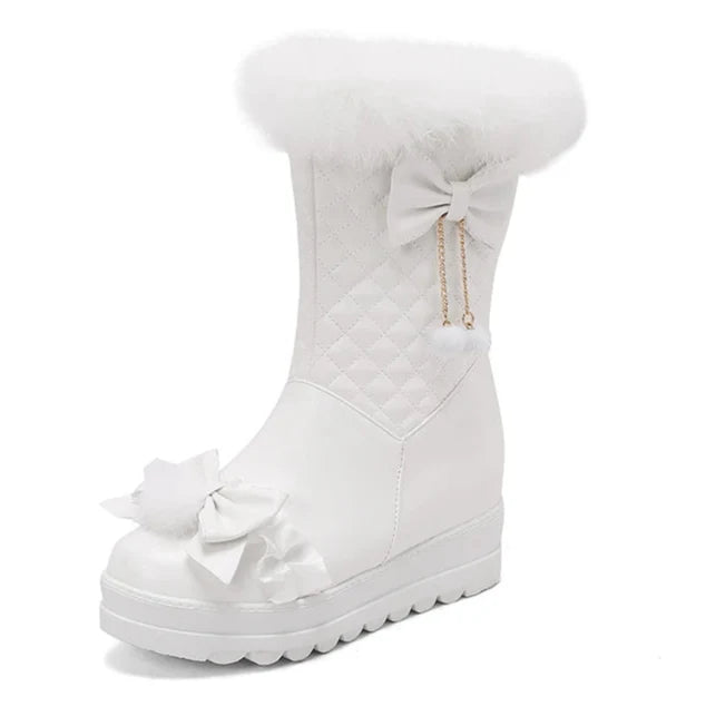 Bonitas botas de nieve peludas para el invierno