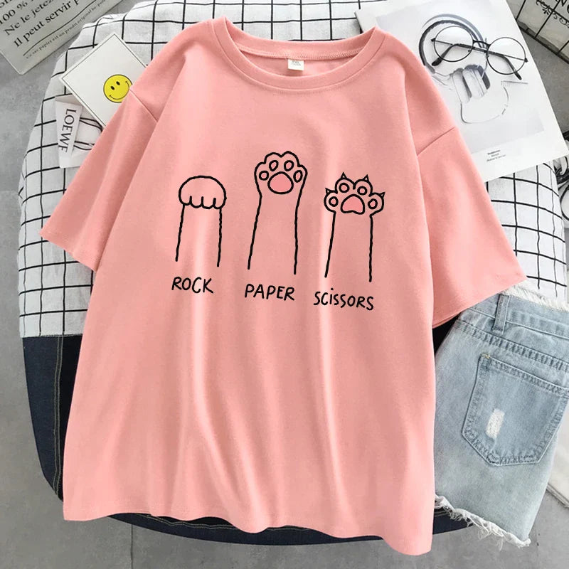 Camiseta con diseño de pata de gato de piedra, papel y tijera