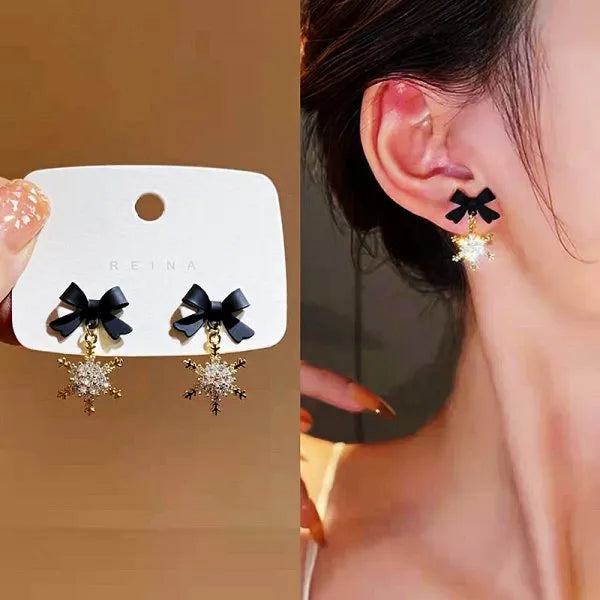 Pendientes con adornos navideños