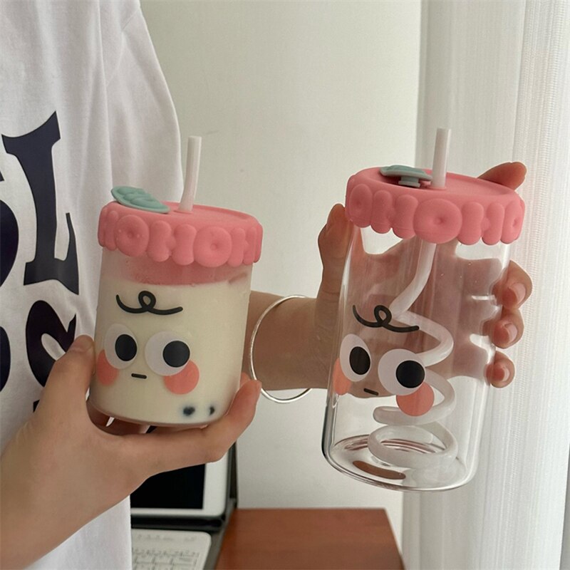 Vasos de cristal con caras divertidas