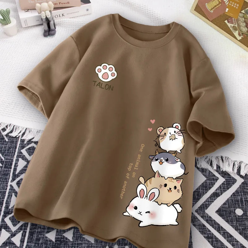 Camiseta con animales lindos apilados