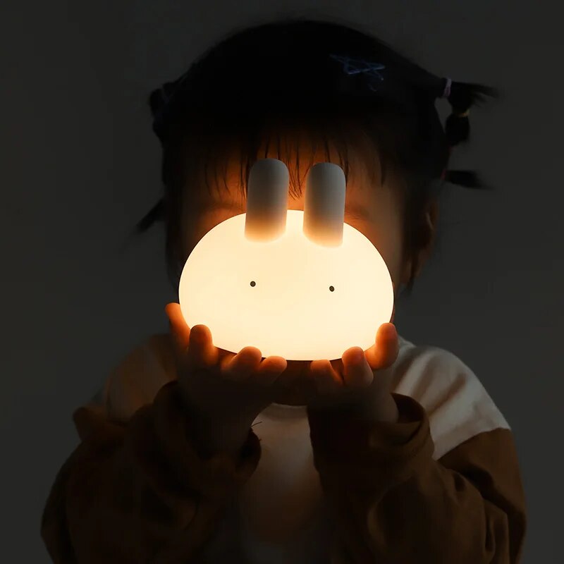 Luz nocturna de conejito recargable