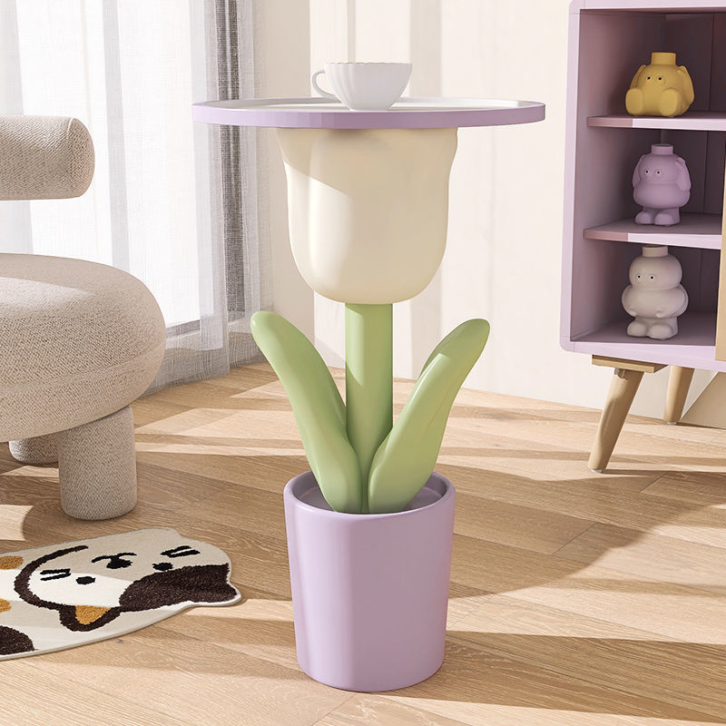 Mesa auxiliar en forma de tulipán
