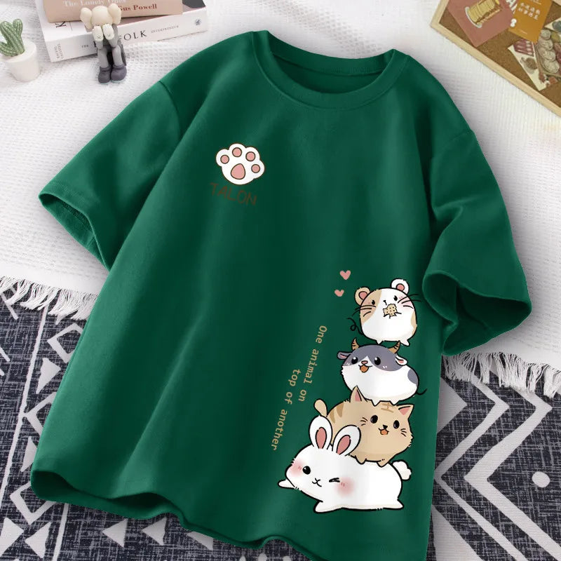 Camiseta con animales lindos apilados