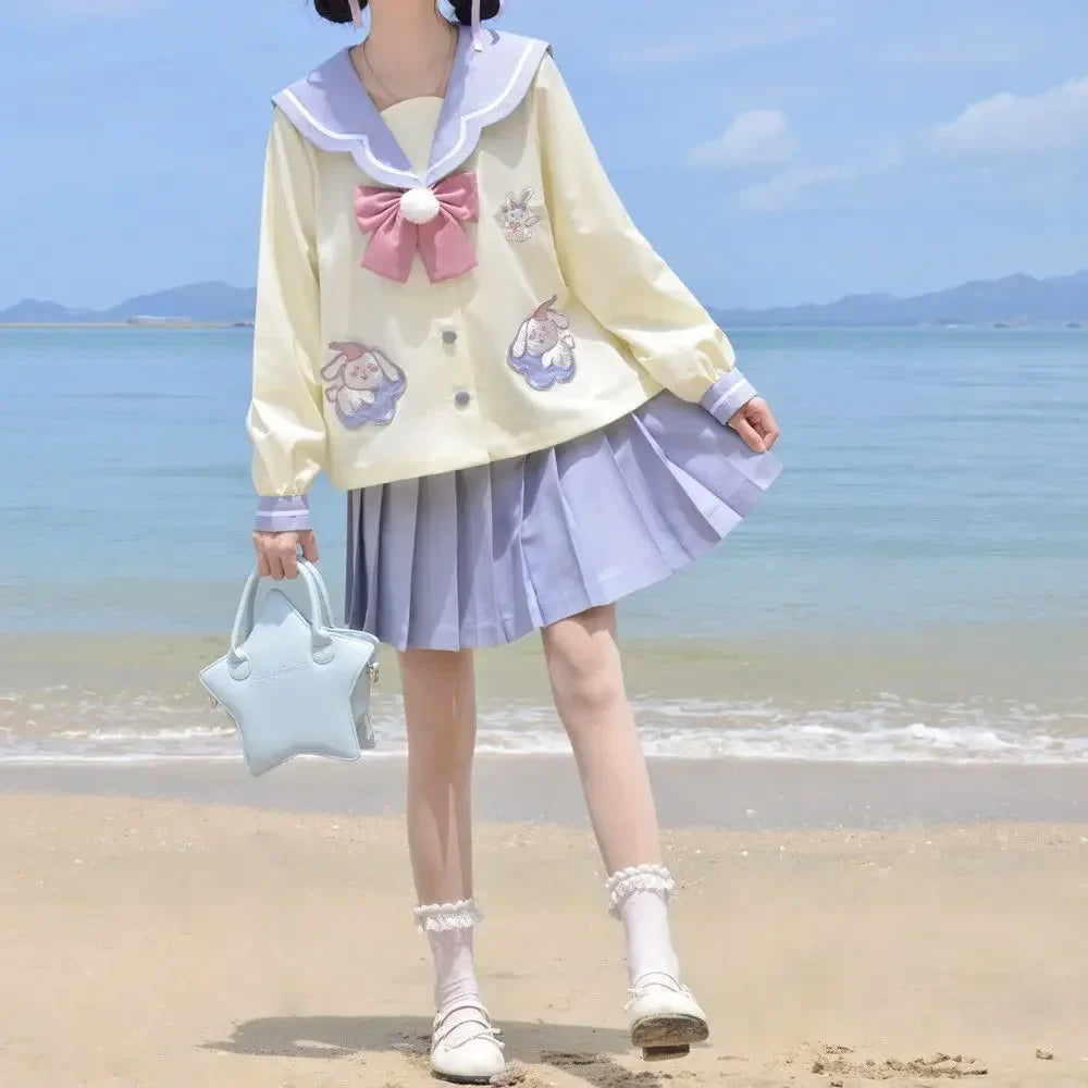 Uniforme de marinero de conejito pastel