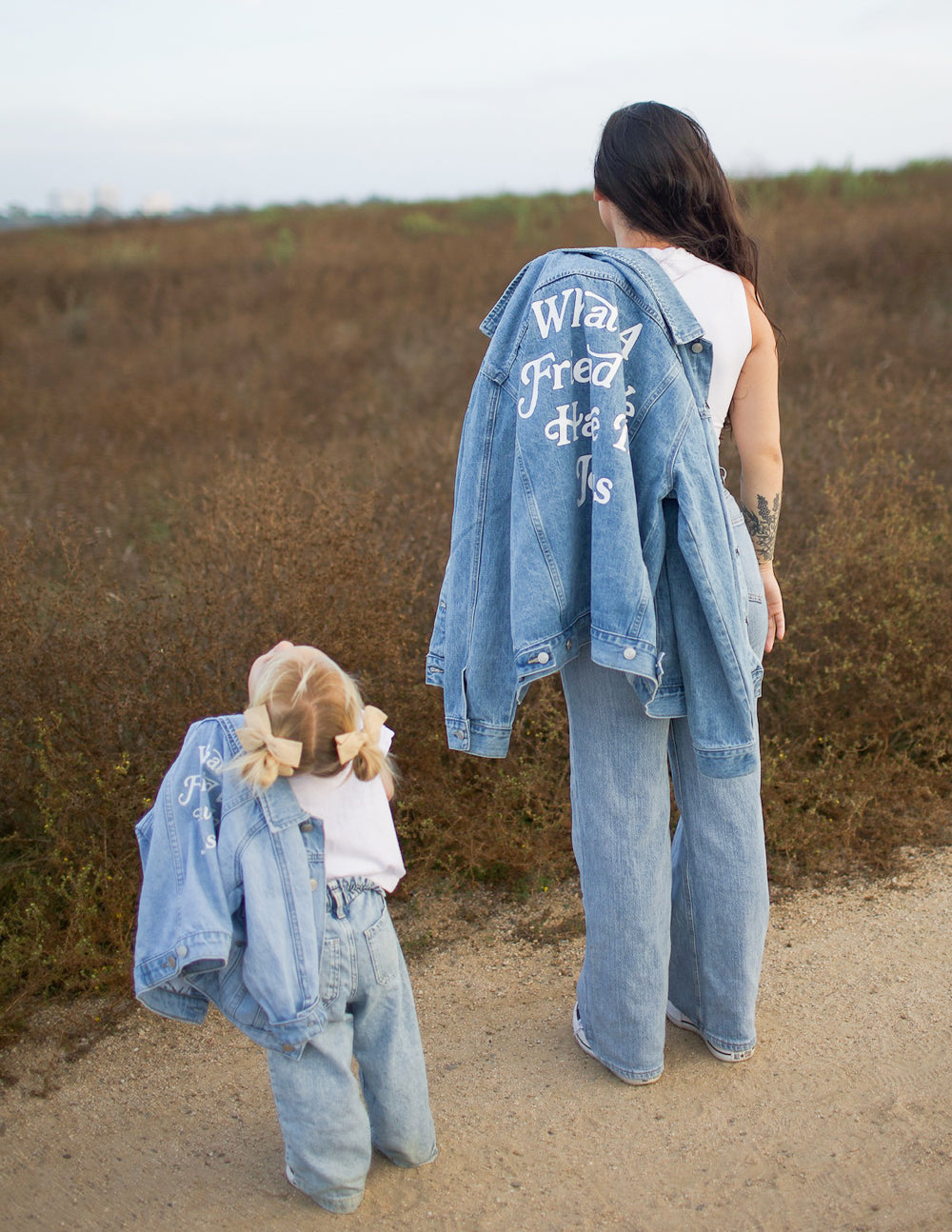 Chaqueta vaquera para niños "Qué amigo en Jesús"