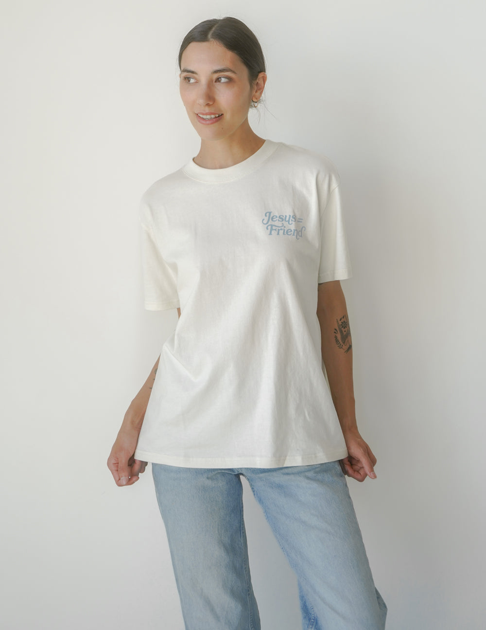 Camiseta unisex Qué amigo en Jesús