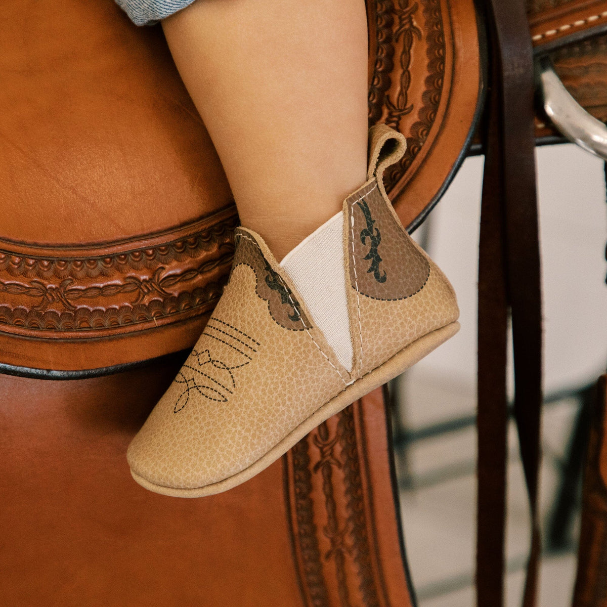 Bota Chelsea estilo vaquero para bebé