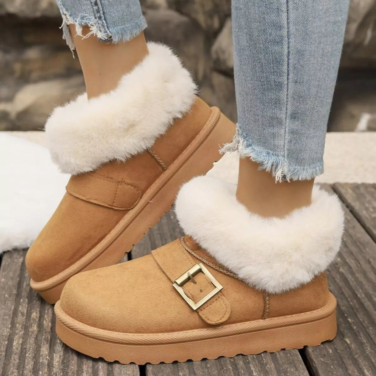 Botas de invierno con hebilla decorativa y ribete de pelo sintético