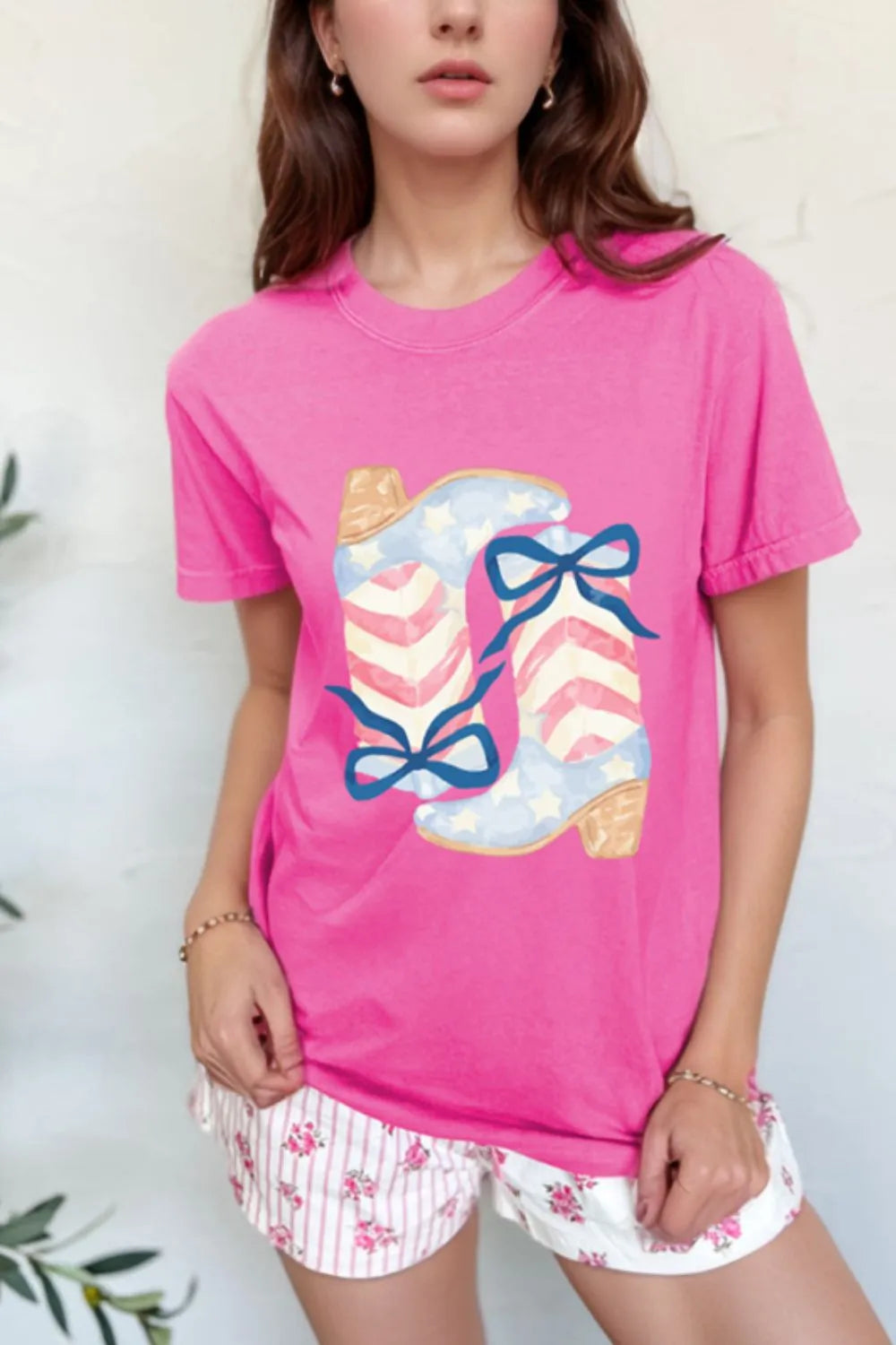 Camiseta gráfica de manga corta con cuello redondo