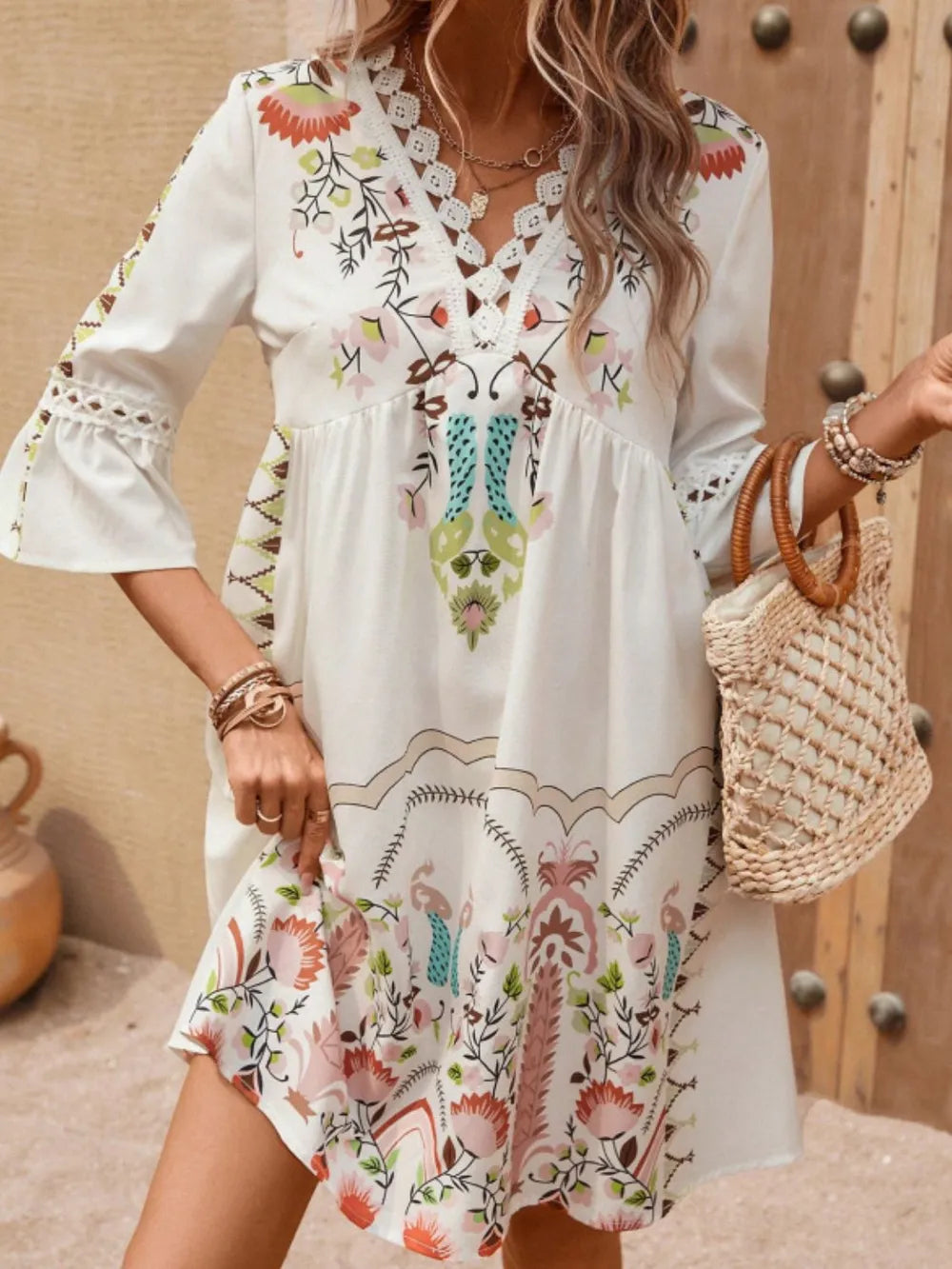 Vestido de manga tres cuartos con estampado de detalles de encaje
