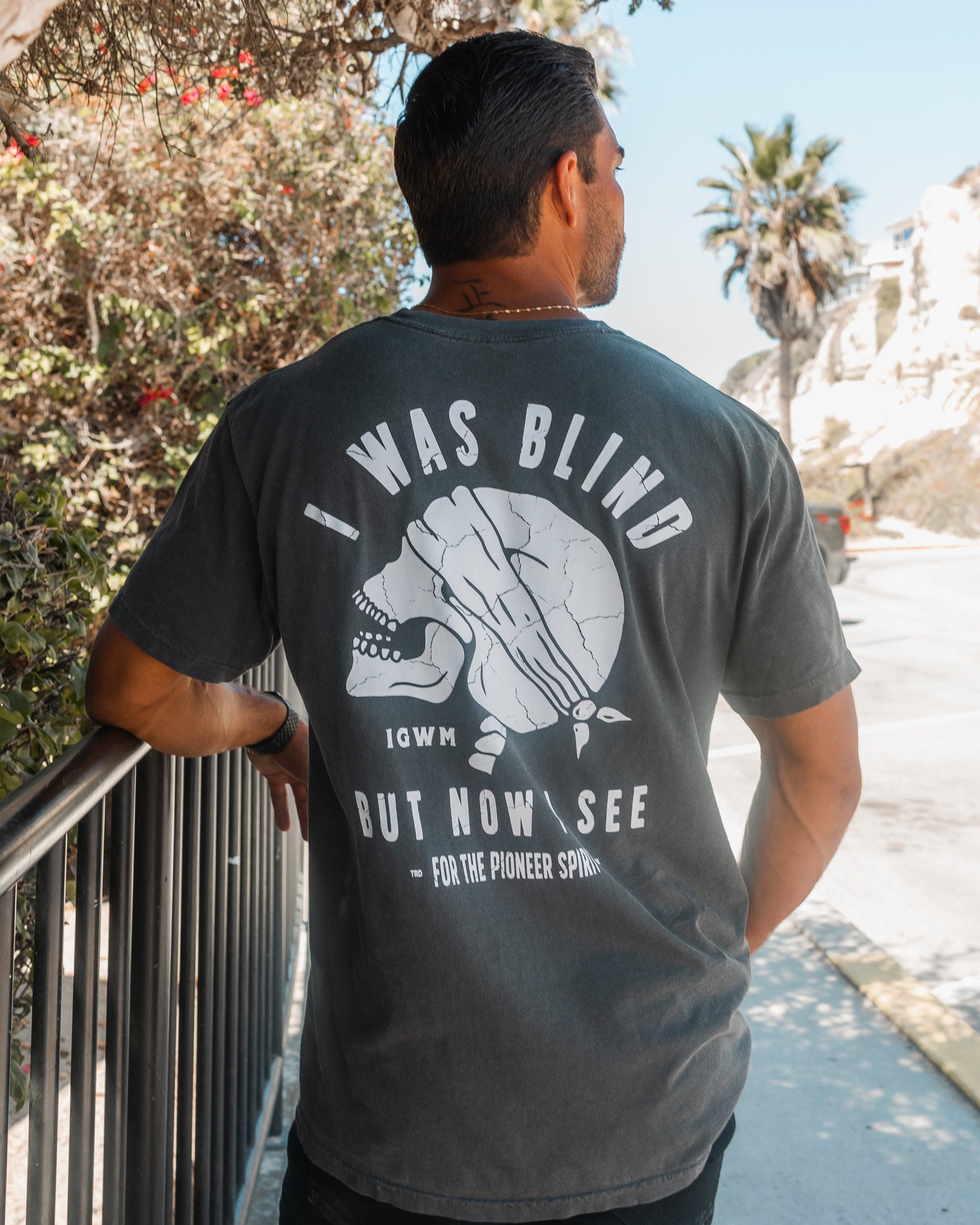 Camiseta premium con lavado mineral Amazing Grace