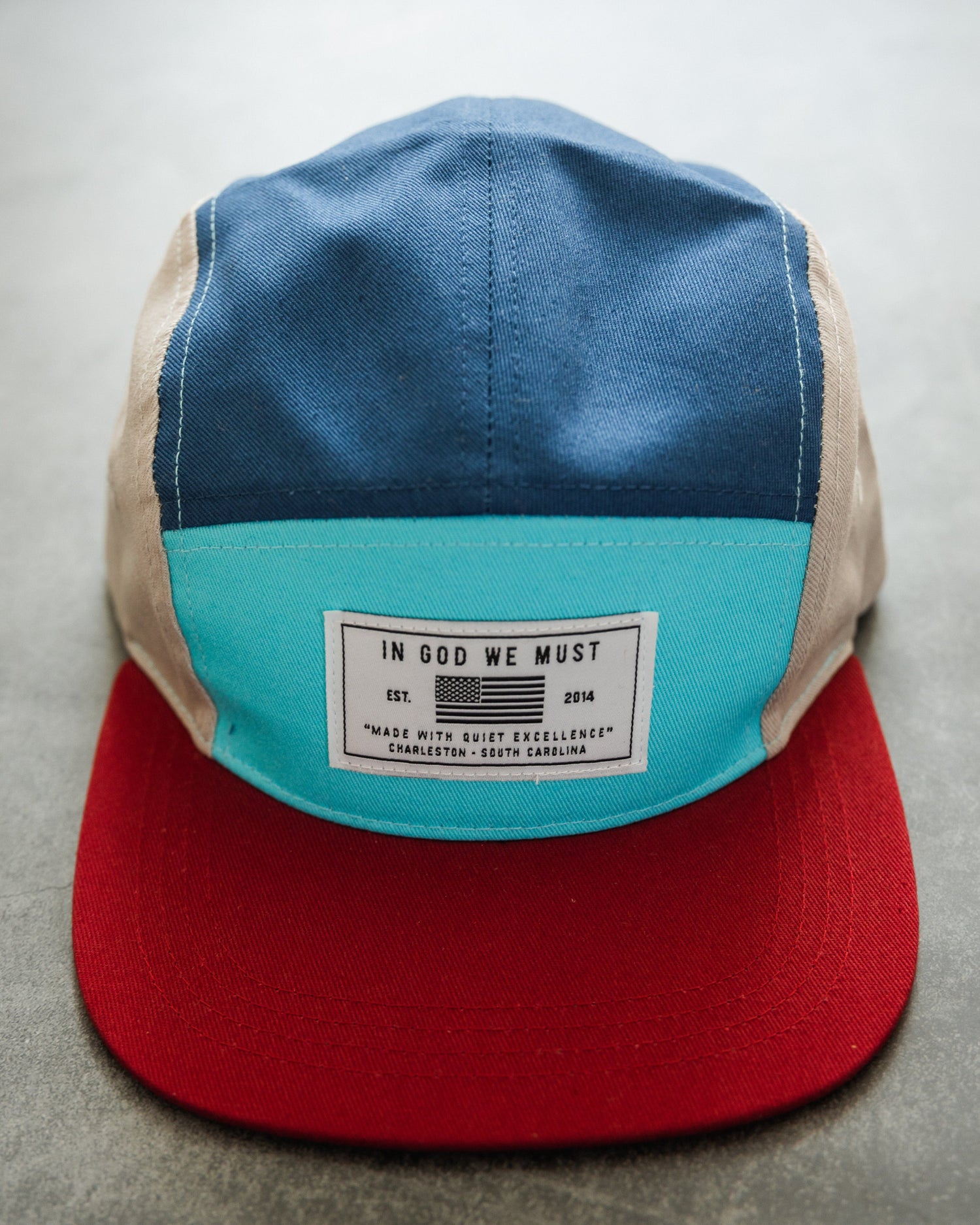 Gorra tricolor de cinco paneles de América