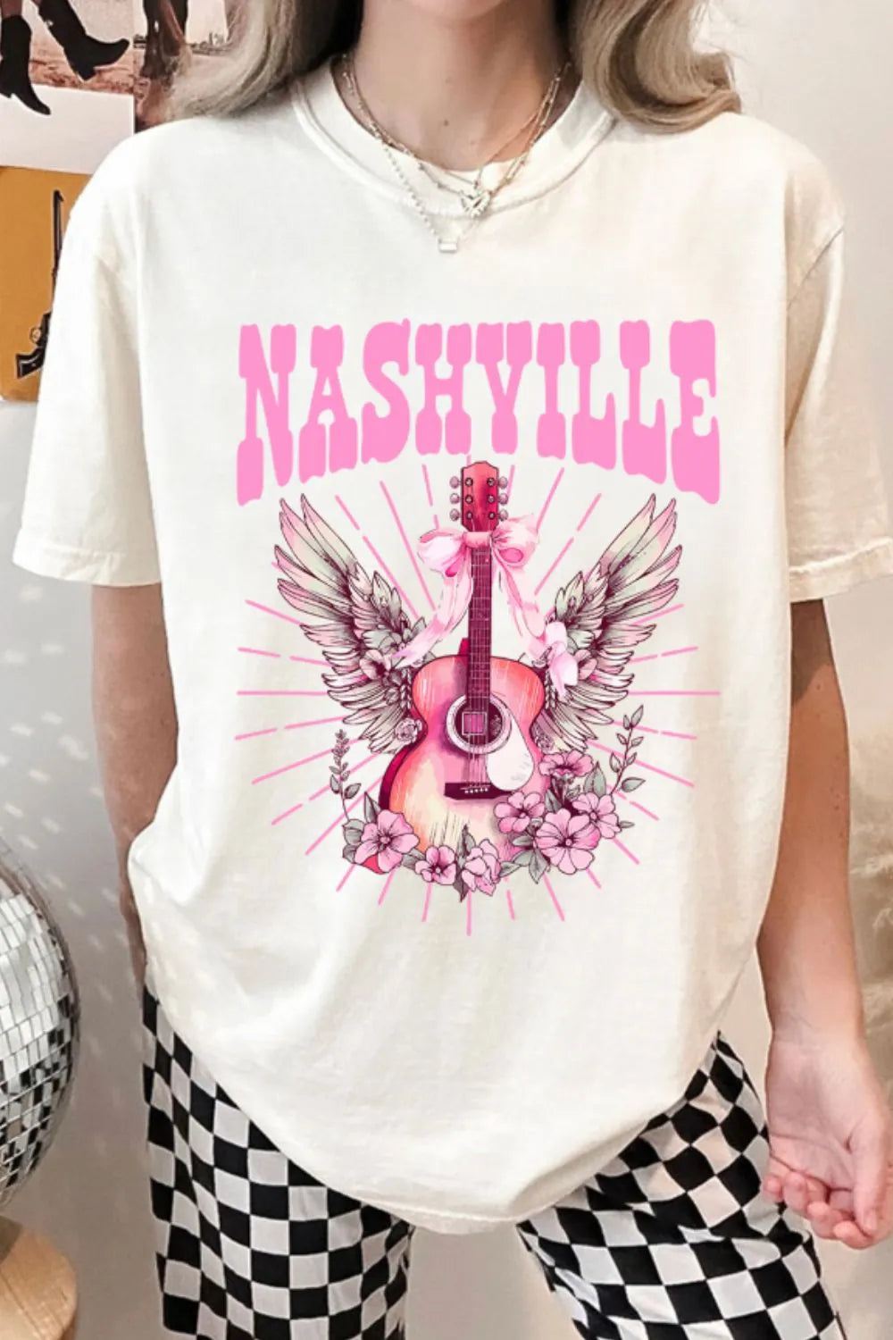 Camiseta gráfica de manga corta con cuello redondo