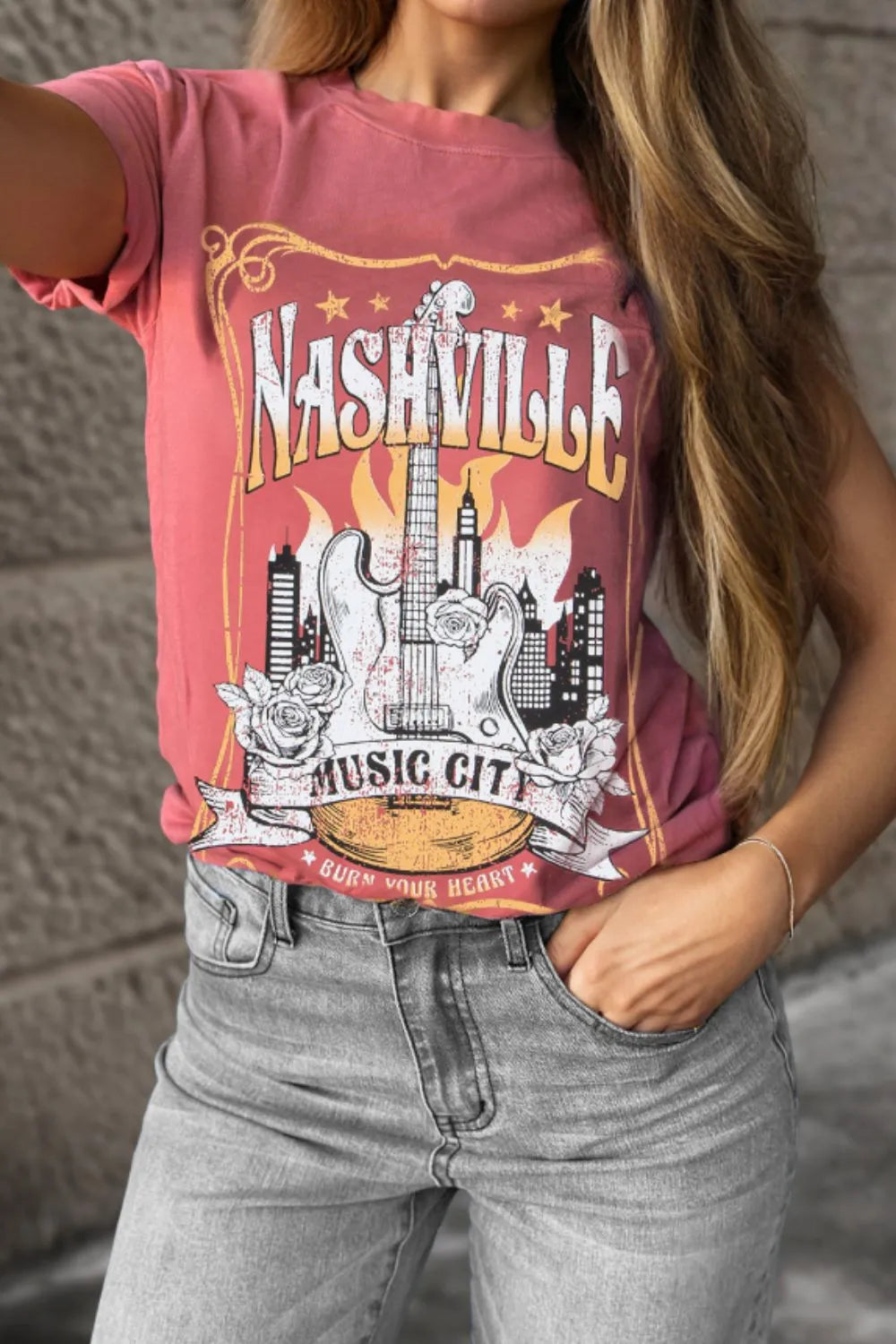 Camiseta retro con gráfico de Mineral Nashville Music City