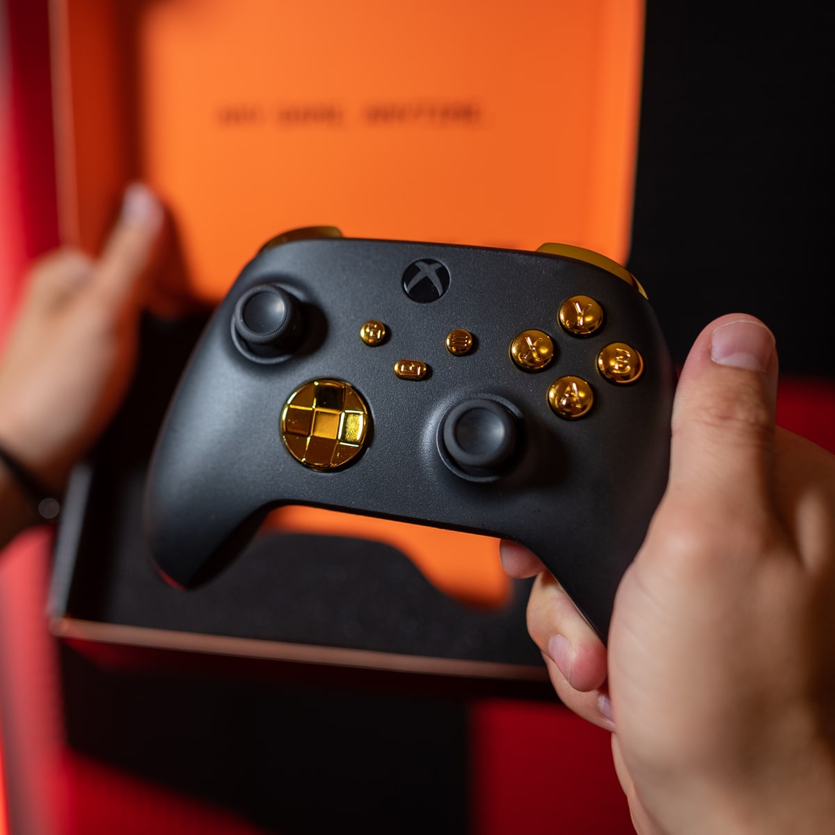 CONTROLADOR PERSONALIZADO Y MODIFICADO DE XBOX SERIES X NEGRO Y DORADO