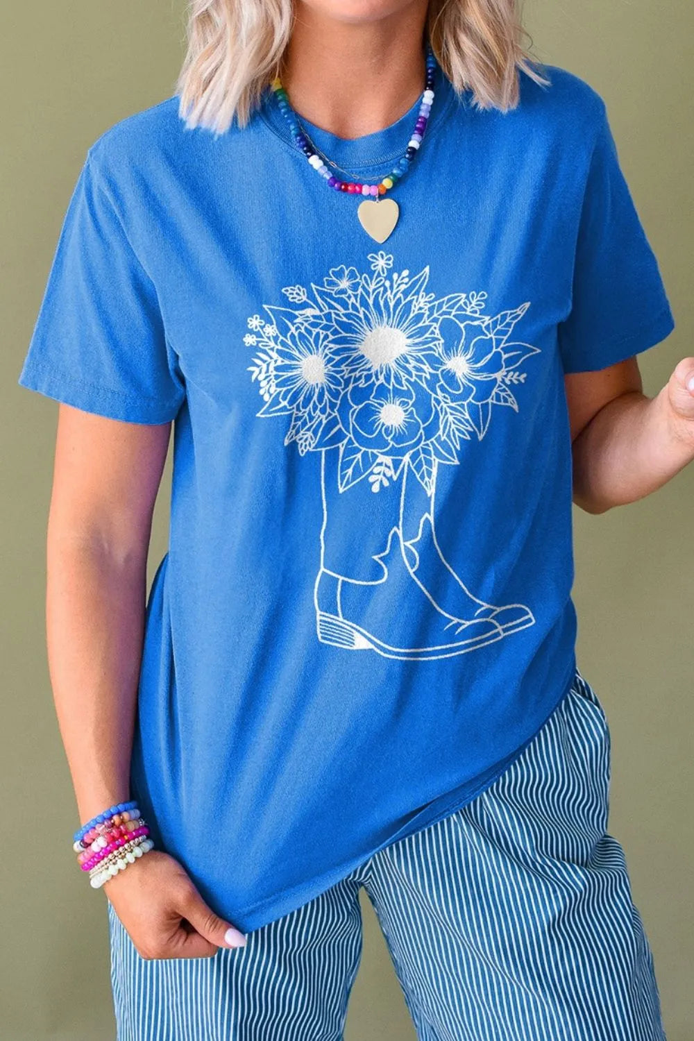 Camiseta gráfica de manga corta con cuello redondo