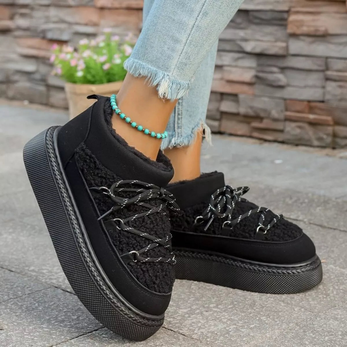 Botas de invierno de plataforma con cordones y forro afelpado acogedor