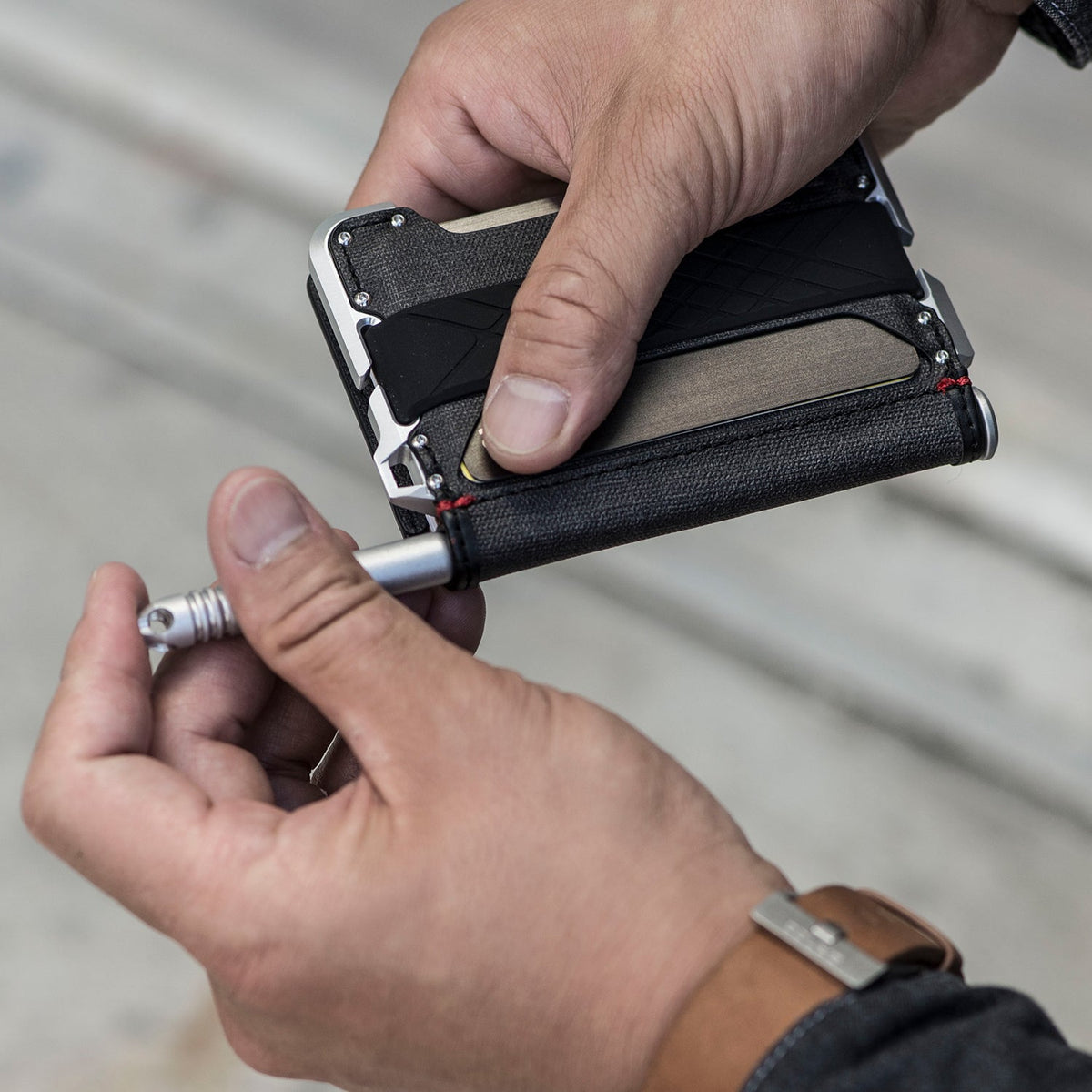 Cartera plegable DTEX de 3 bolsillos con cavidad para bolígrafo