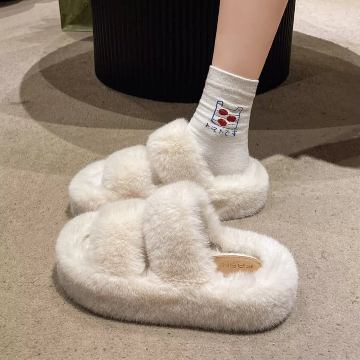 Pantuflas peludas de punta abierta