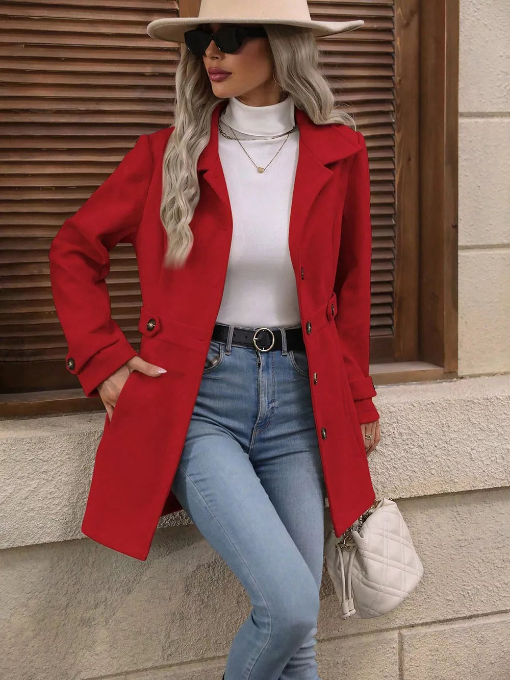 Abrigo con cuello y botones