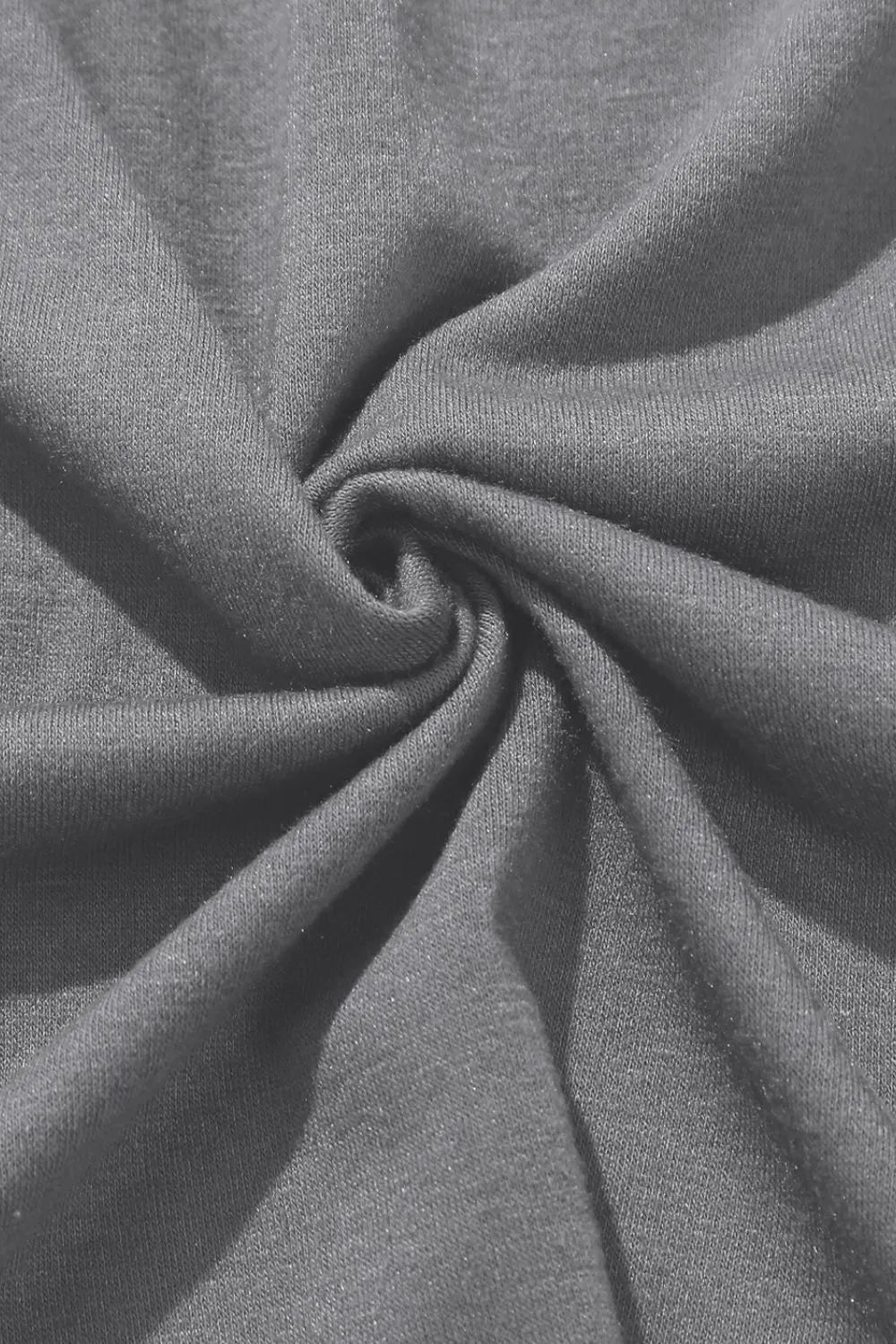 Pantalones holgados con cintura anudada y pierna dividida