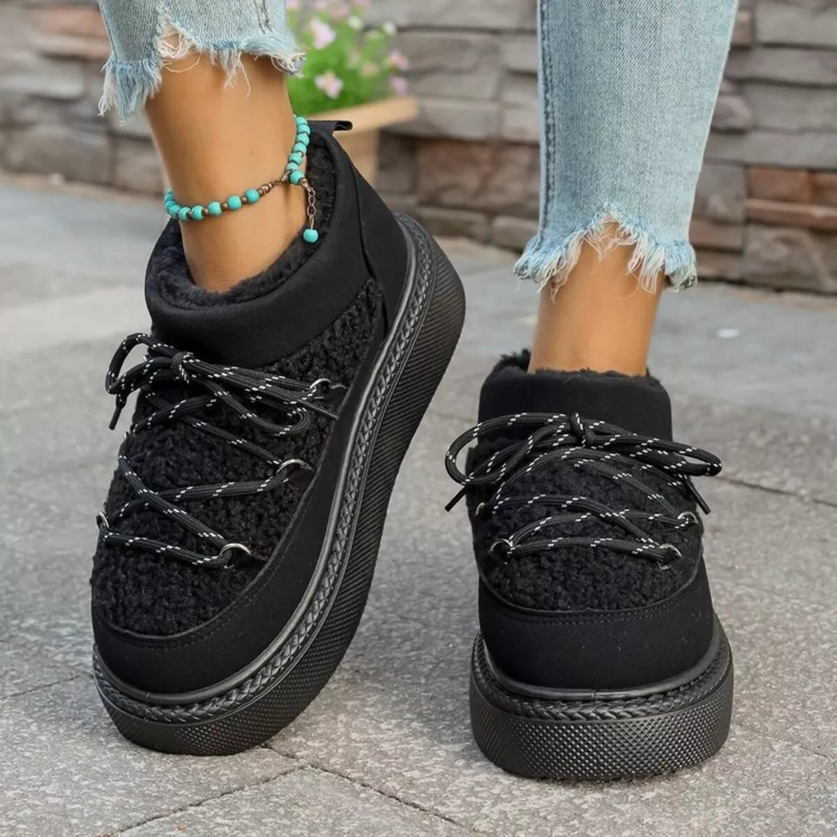 Botas de invierno de plataforma con cordones y forro afelpado acogedor