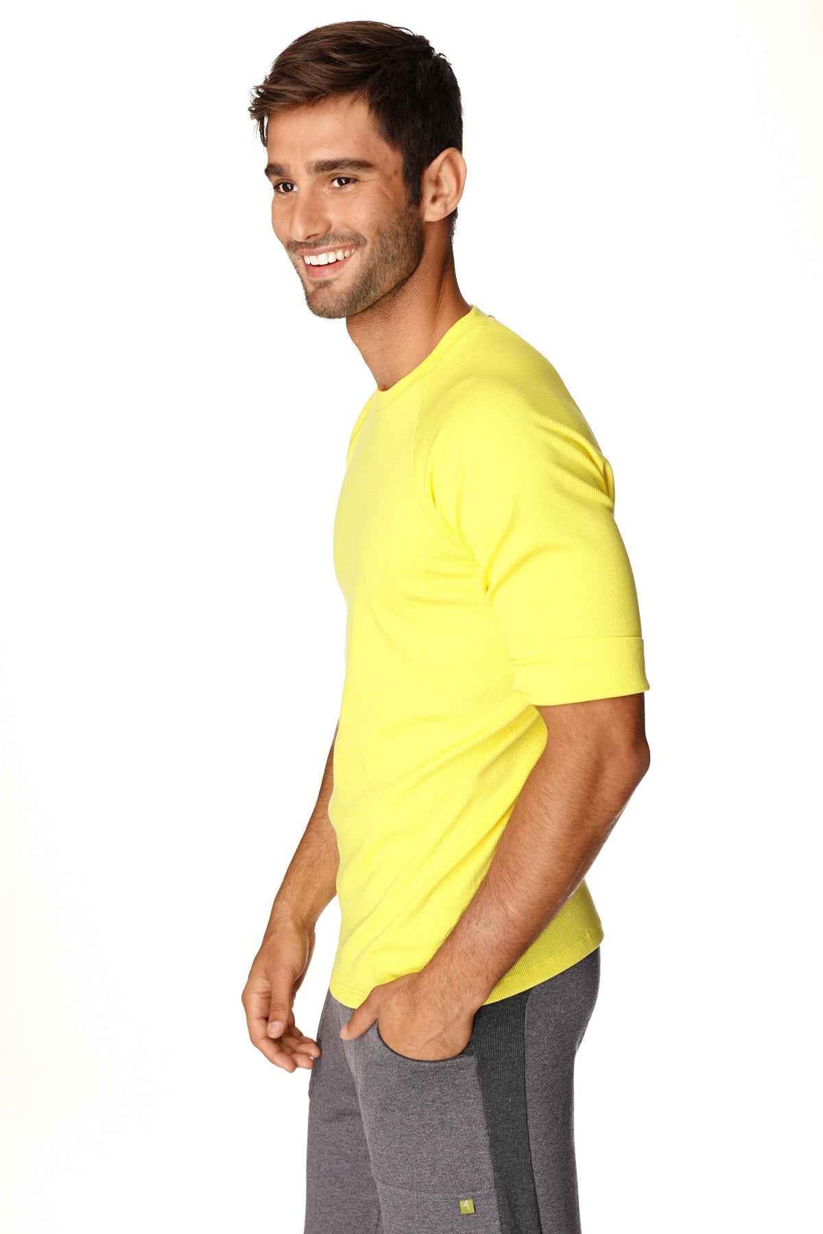 Camiseta híbrida de cuello redondo y raglán (amarilla)