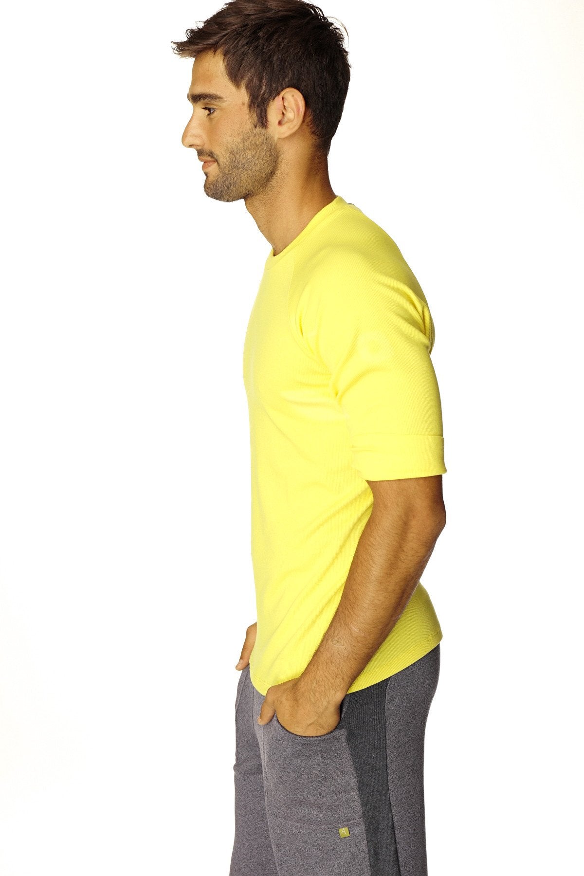 Camiseta híbrida de cuello redondo y raglán (amarilla)